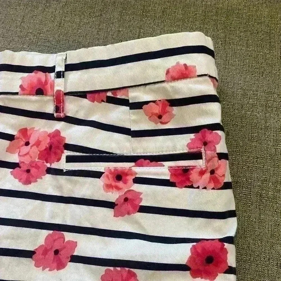 Floral Stripes Elle Shorts Size 12 - Picture 3 of 7